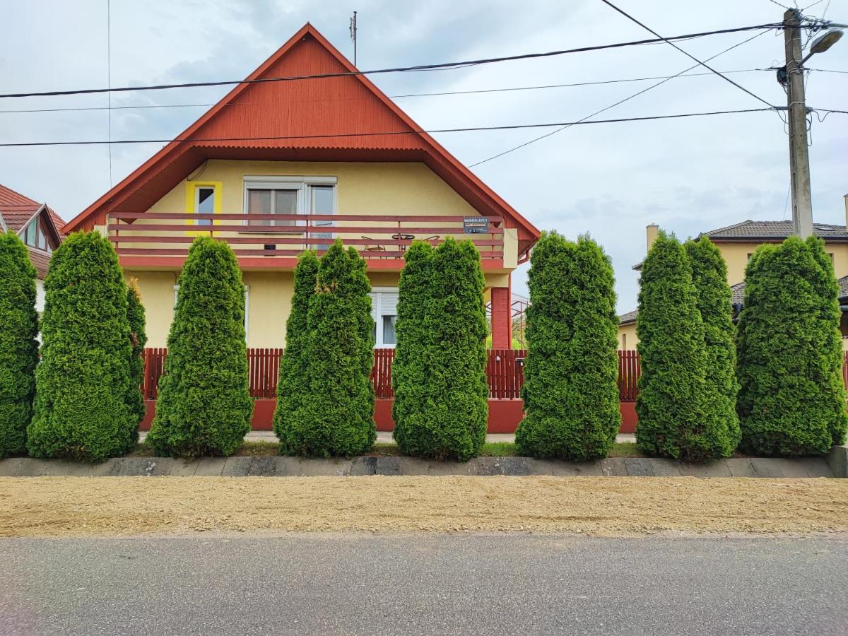 Szaffi Apartman Hajduszoboszlo Bagian luar foto